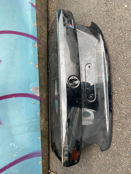 41007335376     BMW M2 2019  F87 Competition  Bootlid / Tailgate    BMW Boot lid 2 Series F22 Coupe in black needs very light repair