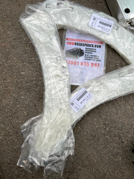 51777410644   new    Genuine  Mini Cooper  driver side front  Wheel Arch Molding Bracket    7410644