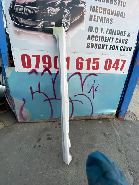 51778090417     BMW 8 SERIES  2020 840D 3.0 DIESEL XDRIVE passenger Side skirt   8090417