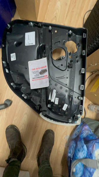 51427476649    MINI Countryman 2019 F60 passenger side rear Door trim in satellite grey   7476649