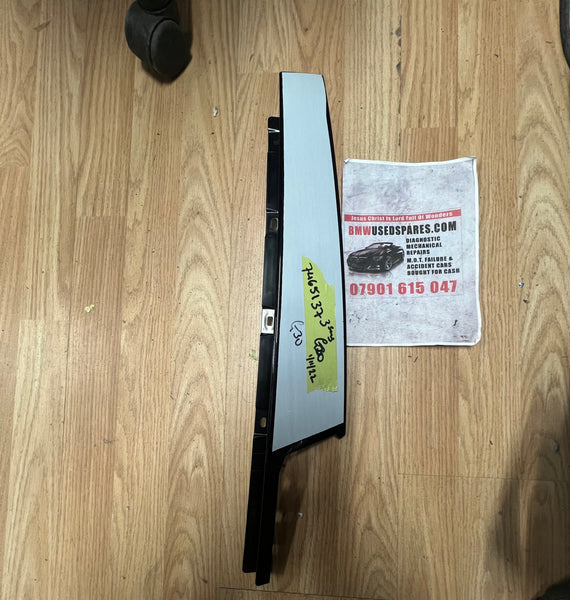 7465137    BMW 3  series 2022 G20 Passenger side  Front  Door Exterior Vertical Trim   New 7407431