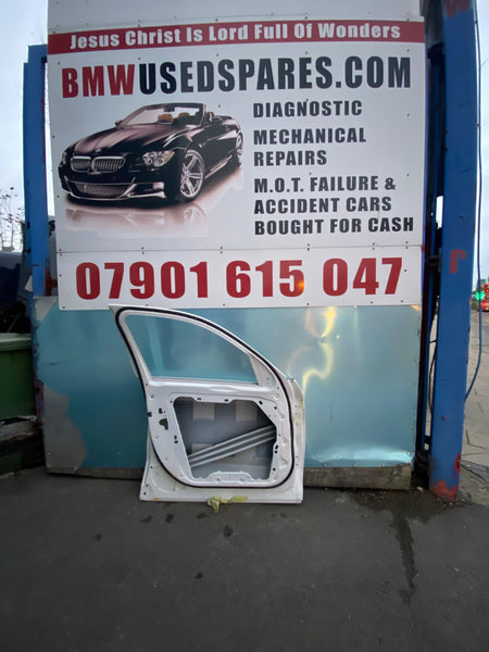 BMW X3  2020 G01 Passenger side front door  shell in white