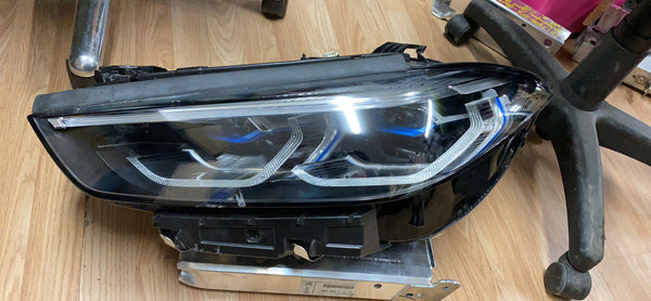 A9 -8739591-04   BMW 8 Series 2018 G15 M850I 2018 Passenger Side  Laser Headlamp   8739591