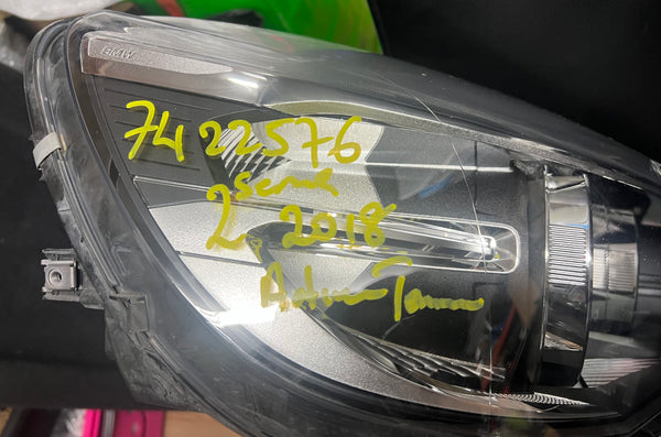 A87422576      BMW 2 SERIES  2018 GRAN TOURER Driver side headlight  7422576