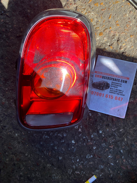 9477152   Mini Countyman 2018 F60  Driver side back light