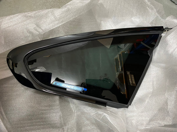 51377412032    BMW 4 series 2018 F36 Drivers Side Rear QTR Glass