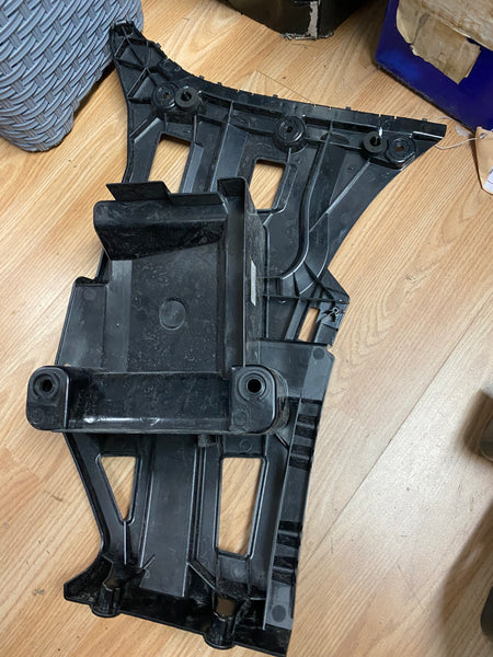 51127332317    Bmw X1 2018 F48  passenger side rear bumper bracket  New   7332317