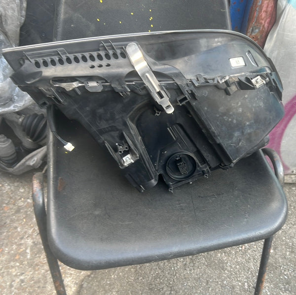 7351091    BMW 7 Series 2012  F01 f02  F04  passenger side Headlight Adaptive Led