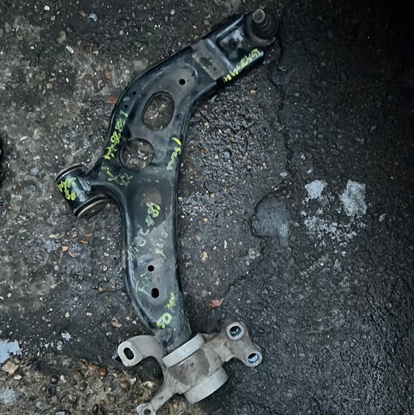 6882844 BMW  1 series 2022 f40 driver side  front Wishbone  Bmw 1 series F40 F52 2' F45 F46 X1 F48 F49 X2 F39 wishbone