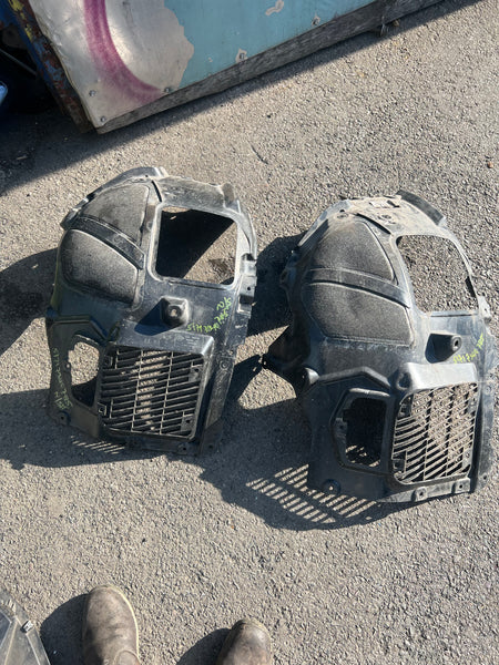 51717340785  BMW 5 SERIES 2020  530e G30 G31 passenger side FRONT SPLASH GUARD FRONT SECTION  Bmw 5 series G30 splash guard