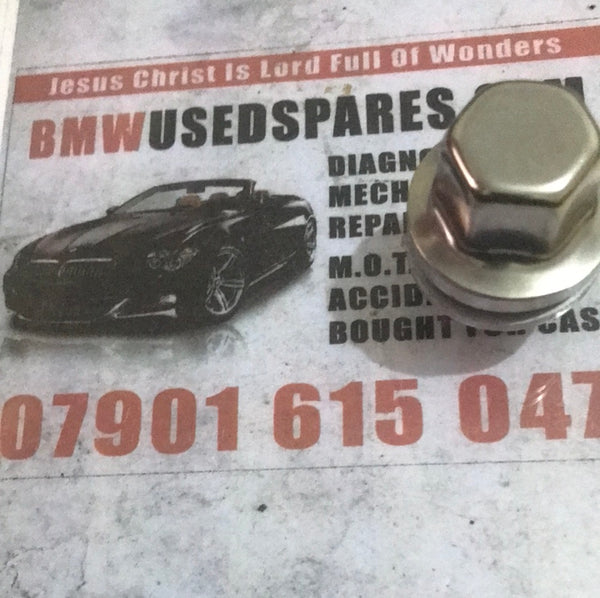 LR068126 jaguar wheel nut Land Rover