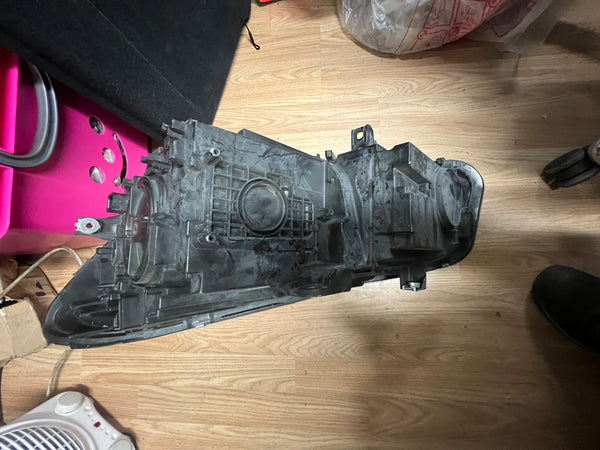 A87422576      BMW 2 SERIES  2018 GRAN TOURER Driver side headlight  7422576