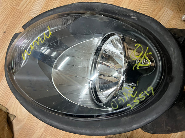 63117401604    MINI One 2018   Driver side headlight  clips missing   observe all pictures please   7401604l