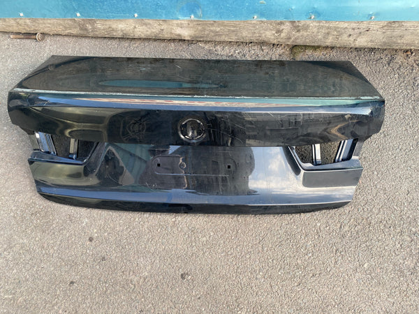 11662123     BMW 3 Series 2021 318i Rear Boot-lid  Bmw g20 boot lid   11662123