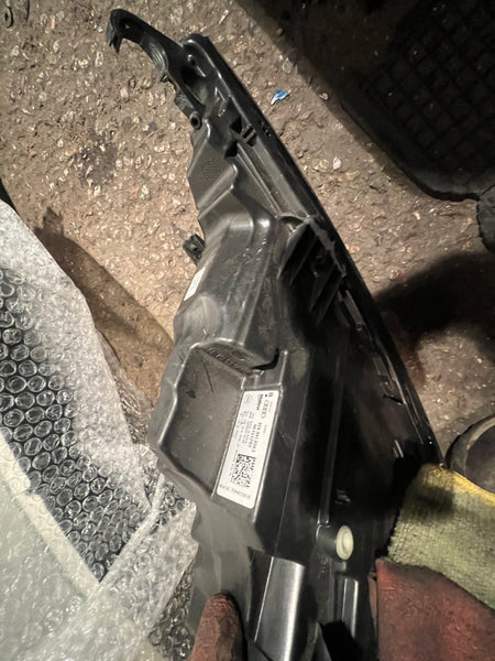 82A941034E     AUDI A1 S LINE 2021 DRIVER SIDE  LED XENON HEADLIGHT  some clips broken   please observe all pictures