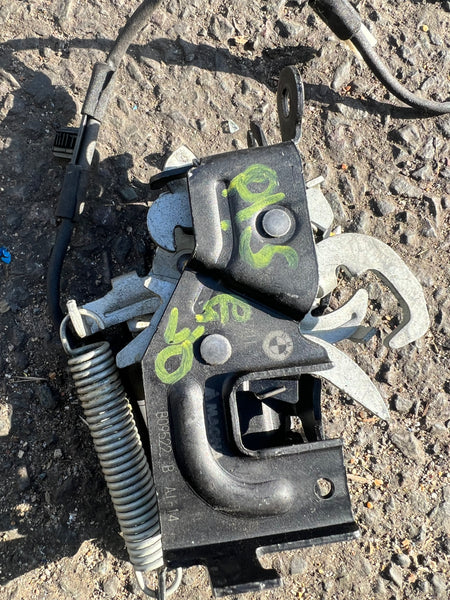 7347411    BMW 5 SERIES  2022 G30  driver side bonnet lock