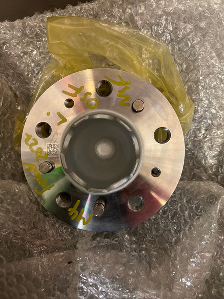 8095643   BMW M4  2022 G82 COMPETITION DRIVERS side Front HUB SPINDLE   New  bmw m4 2022  wheel spindle 8095643