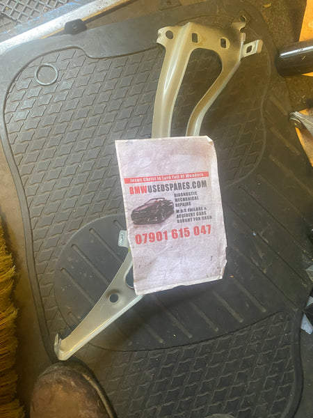 7297200     Bmw 2 Series 2016 F45 Gran Active tourer Driver side  wing bracket