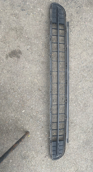 7370798 MINI CLUBMAN 2021  F54 FRONT BUMPER LOWER GRILL TRIM  7370798