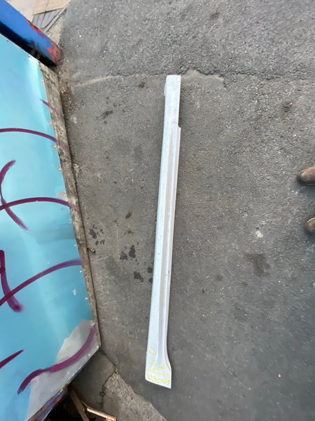 51778090417     BMW 8 SERIES  2020 840D 3.0 DIESEL XDRIVE passenger Side skirt   8090417