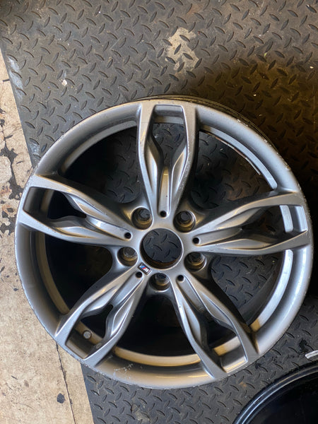 7845870      BMW 1 SERIES F20  2017 Alloywheel  F21 °F22 Single  Styling M 436 Wheel 18 437 E1 71/2JW 18  1 airline crack observe picture
