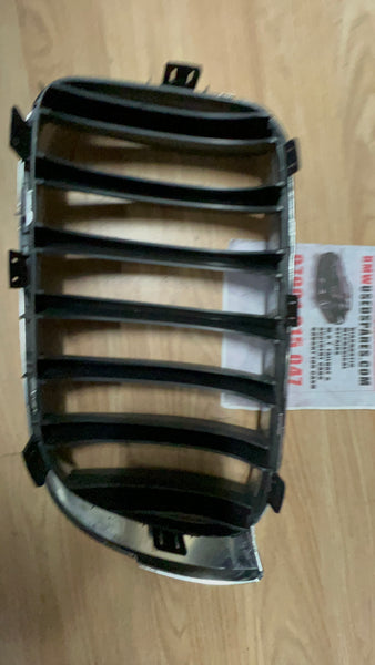 7338572   GENUINE  BMW X3 2017  F25 driver side kidney Grille  Bmw  X4 2017  F26  driver side  KIDNEY GRILL