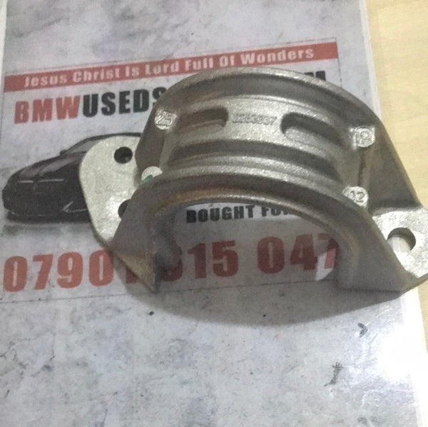 313522830337 BMW front sway bar bushing bracket @ £40.00 each