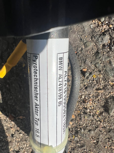 7418199    BMW X7 G07 2020 Left bonnet hood lock catch 7418199   Bmw X5 2021  G05 pedestrian Actuator