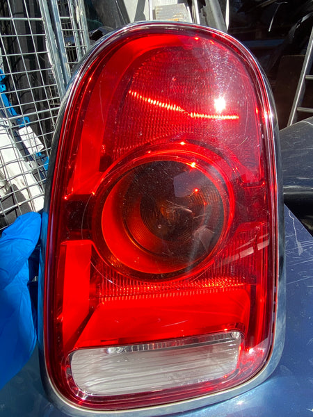 9477152   Mini Countyman 2018 F60  Driver side back light