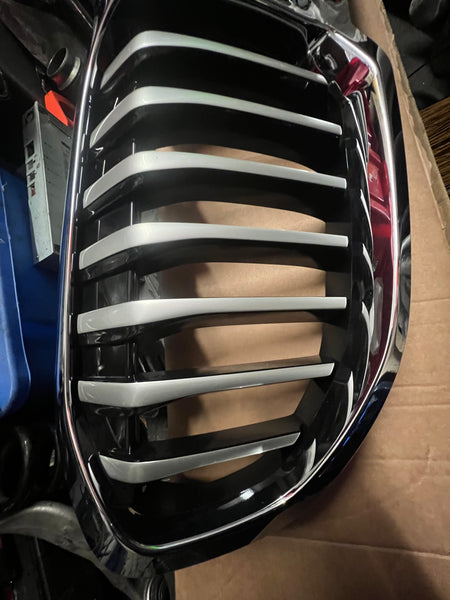 51135A39368     NEW    GENUINE   BMW 1 series. 2022  f40  front bumper  kidney Grille  5A39368