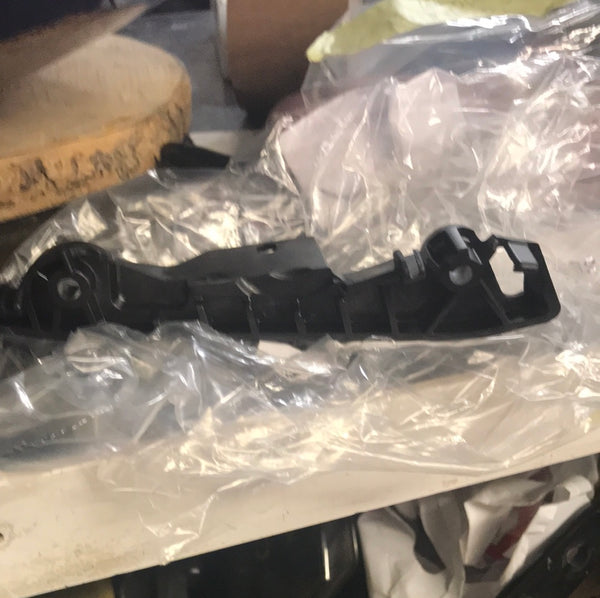 7385349 BMW g30/31 front bumper guide