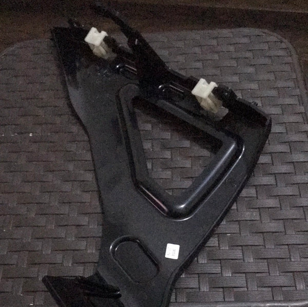 5117357201 BMW 7 g11 font bumper upper bracket @ £35.00