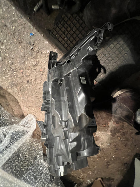 82A941034E     AUDI A1 S LINE 2021 DRIVER SIDE  LED XENON HEADLIGHT  some clips broken   please observe all pictures