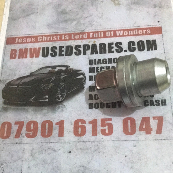 LR068126 jaguar wheel nut Land Rover