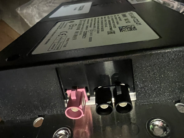 84105A0FC22       BMW F31 3er F20 F21 F22 F23 F80 Telematics Control Unit    New 2622598 5A0FC22 95000km