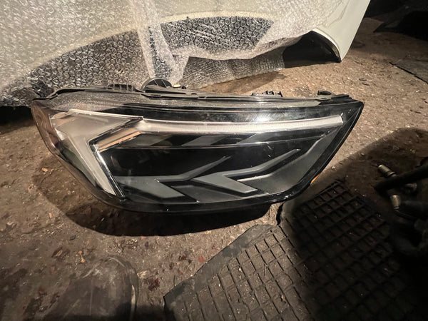 82A941034E     AUDI A1 S LINE 2021 DRIVER SIDE  LED XENON HEADLIGHT  some clips broken   please observe all pictures