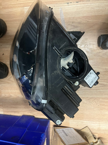 7390149     Mini Countryman 2019 F60 passenger headlight  A9739014910 030109960305