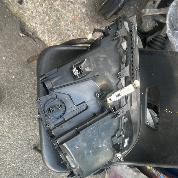 7351091    BMW 7 Series 2012  F01 f02  F04  passenger side Headlight Adaptive Led