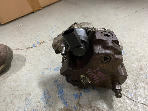 7798333     BMW X5 E70 2008  3.0 Diesel High pressure fuel pump M57 Tu2  E60 E61 E90 E65 E70 E71 Diesel  M57TU2 172KW High Pressure fuel Pump  7798333