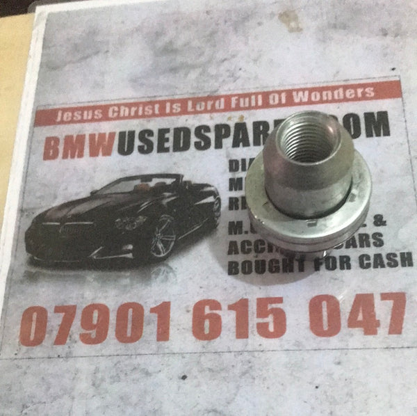 LR068126 jaguar wheel nut Land Rover