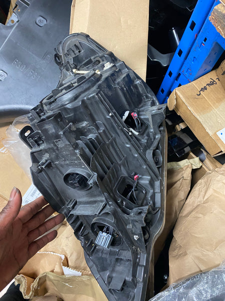 7303248-07 BMW Z4 2014 driver side Xenon headlight 7303248-07