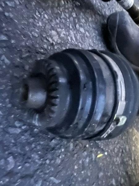 8657704   MINI  COUNTRYMAN COOPER S  f60 1.5 HYBRID AUTO DRIVESHAFT DRIVER FRONT RIGHT