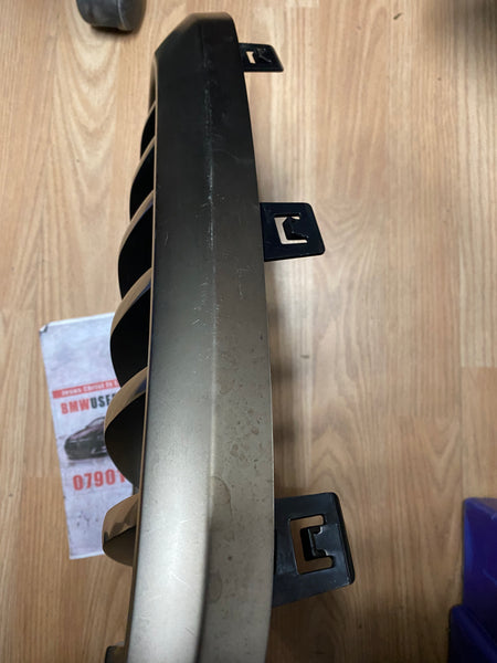 7464924  BMW X3 2022 G01 driver side kidney Grille   Bmw X4 2022  G02 driver side Kidney  Grille  7464923