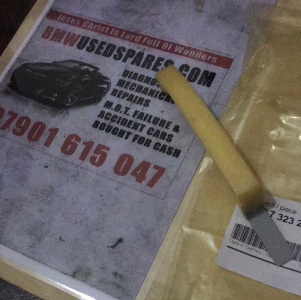 7323205 BMW 4-Series f33 shaped roof trim