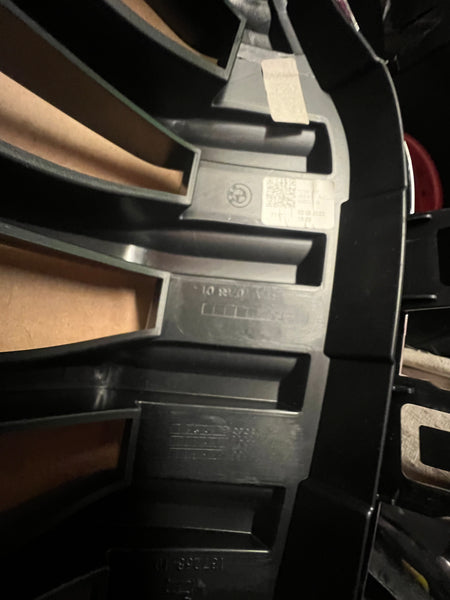 51135A39368     NEW    GENUINE   BMW 1 series. 2022  f40  front bumper  kidney Grille  5A39368