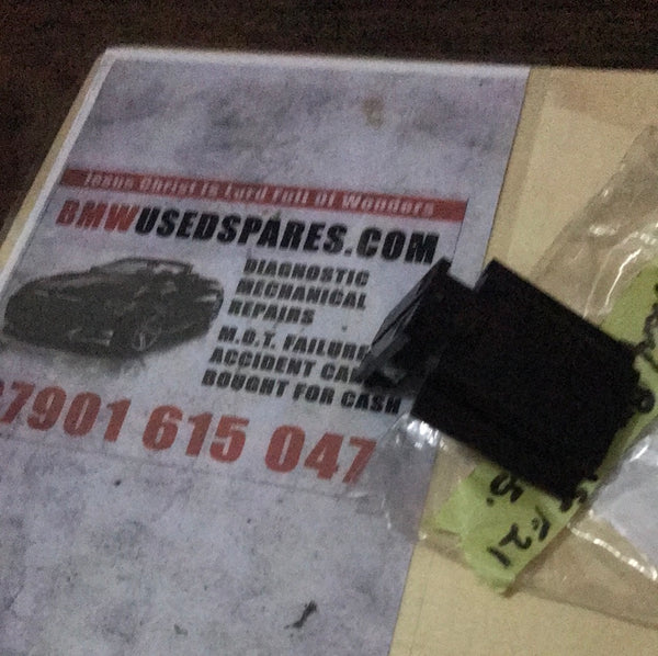 51117318301 BMW 1-Series f21 bumper support centre