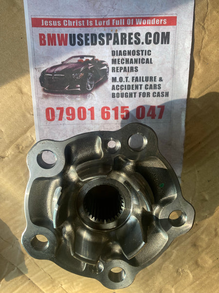 33402283220    Bmw M 4  2019  F87 Genuine rear wheel hub   New