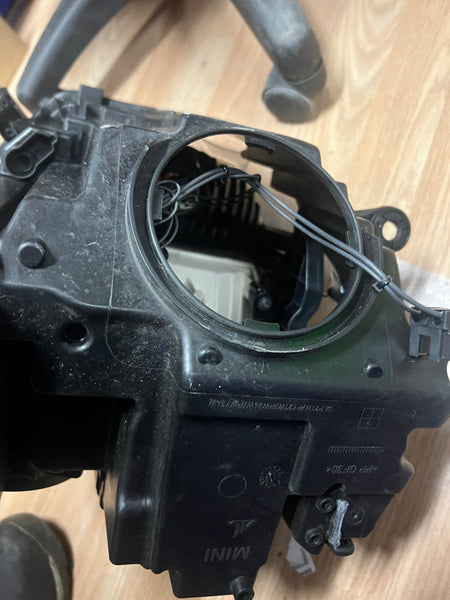 7390149     Mini Countryman 2019 F60 passenger headlight  A9739014910 030109960305