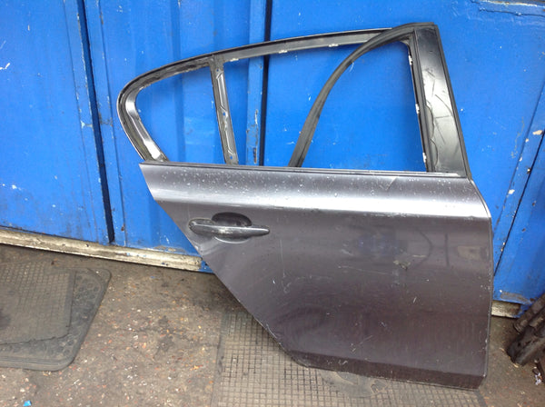 BMW 1 series 2007 E87 drivers side rear door shell in black needs respray