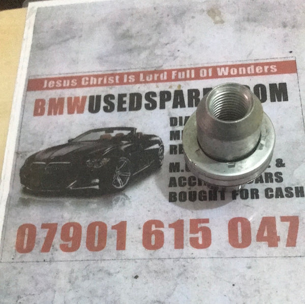 LR068126 jaguar wheel nut Land Rover
